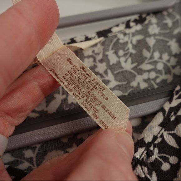 Matilda Jane Dream In the Breezeway Long Sleeve Blouse Sz L Floral V-Neck Boho - Picture 10 of 10